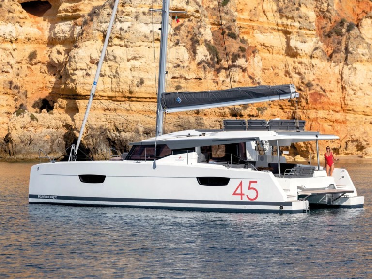 Location bateau Fountaine Pajot Elba 45 à Capo d'Orlando sur Samboat