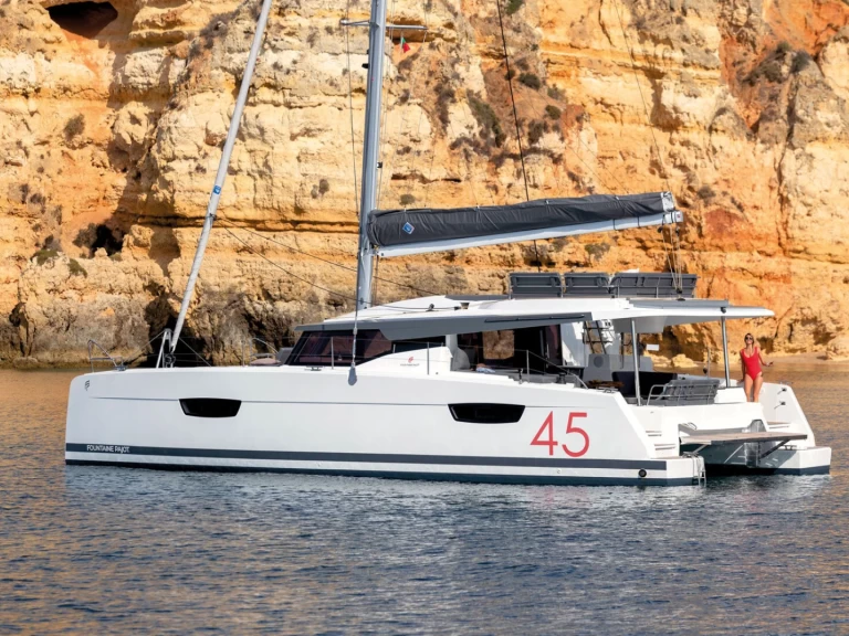 Location bateau Fountaine Pajot Elba 45 à Capo d'Orlando sur Samboat