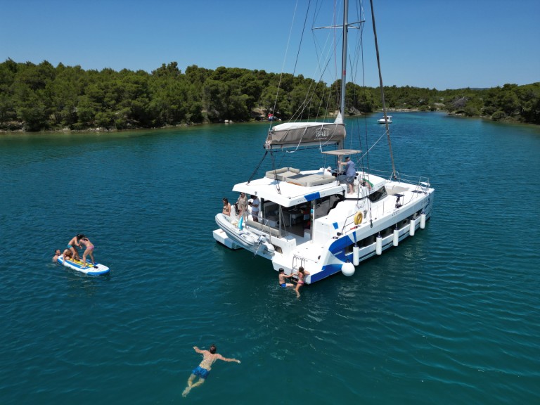 Louez un Bali Catamarans Bali Catspace Voile à Seget Donji
