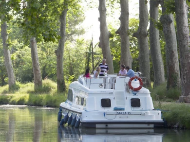 Charter a Le Boat Salsa B in Homps on Samboat