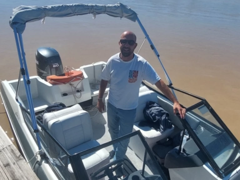 Bateau à moteur à louer à Bordeaux au meilleur prix