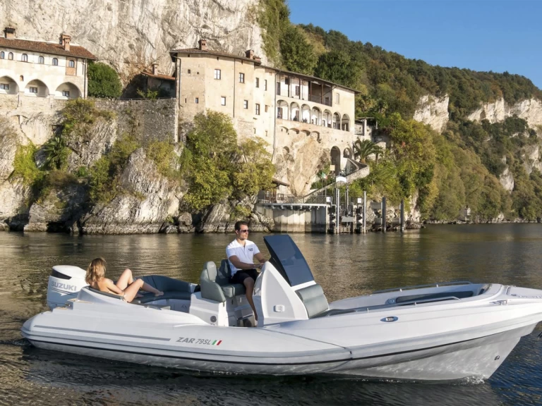 Semi-rigide à louer à Port de Pollença au meilleur prix