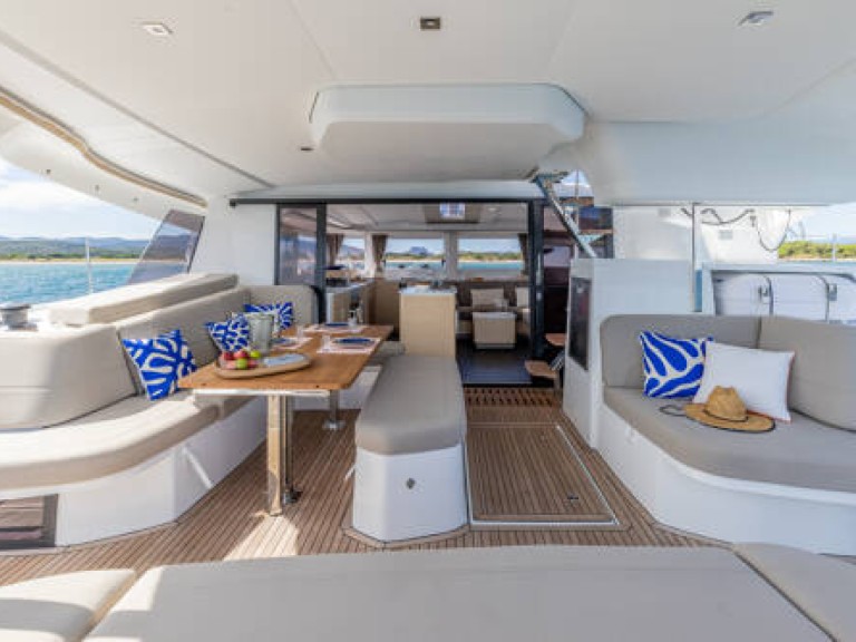 Louez un Fountaine Pajot Fountain Pajot FP 44 à Paros (Ile)