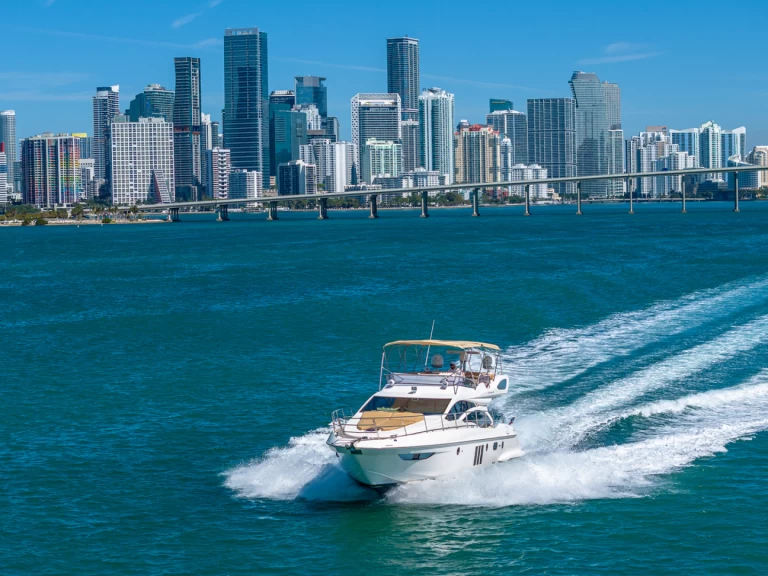 Louez un Azimut Azimut 53 Fly à Miami Beach