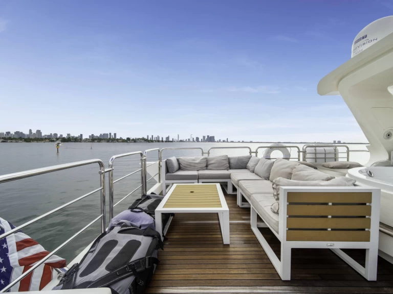 Location bateau Azimut Azimut 84 Sky  à Miami sur Samboat