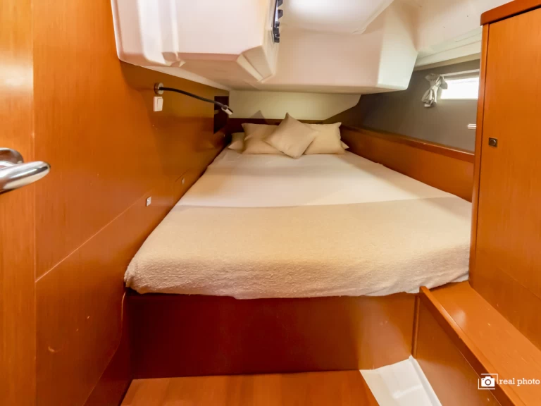 Bénéteau Oceanis 45 a louer à Cannigione