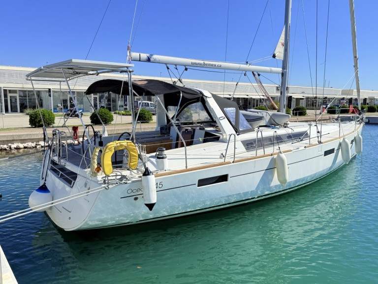 Location bateau Bénéteau Oceanis 45 à Sukošan sur Samboat