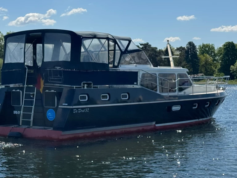 Louer Bateau à moteur avec ou sans skipper De Drait à Drachten