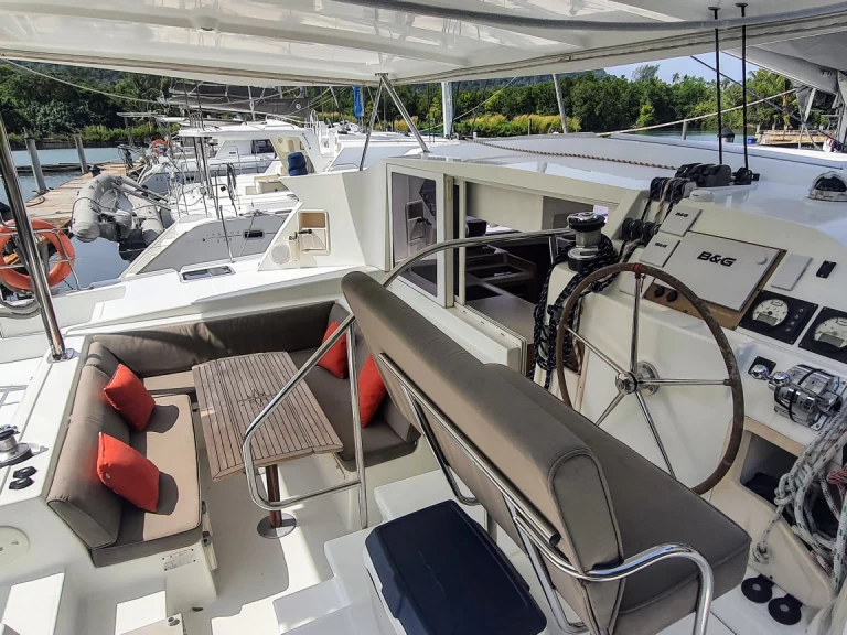 Location Catamaran Lagoon avec permis