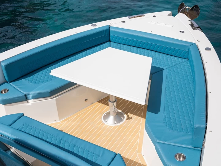 Bateau à moteur à louer à Porto Badino au meilleur prix