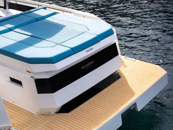 De Antonio D29 a louer à Porto Badino