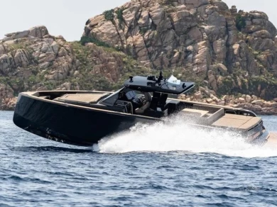 Location Bateau à moteur Pardo Yachts avec permis