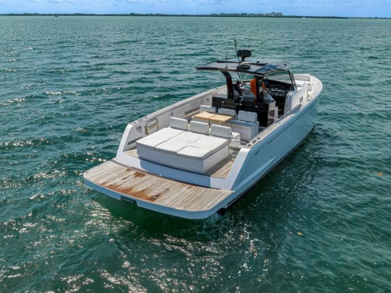 Louez un Pardo Yachts Pardo 43 à Miami Beach