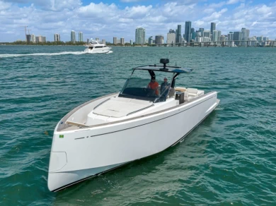 Yacht di lusso a noleggio a Miami Beach al miglior prezzo
