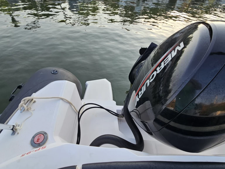 Louez un Selva Selva 640 à Sanary-sur-Mer