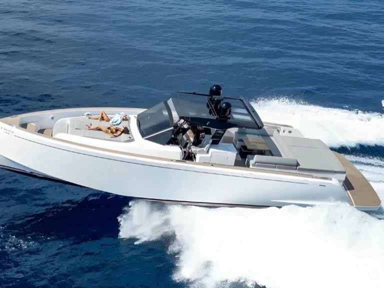 Location Bateau à moteur Pardo Yachts avec permis