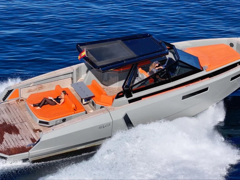 Location bateau EVO 43 Mistral  à Ibiza (Ville) sur Samboat