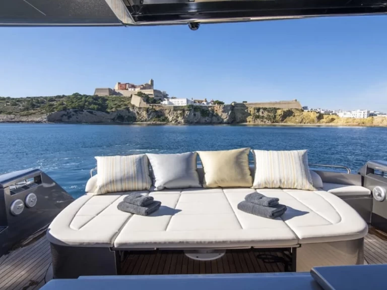 Location bateau Pershing Pershing 62 à Ibiza (Ville) sur Samboat