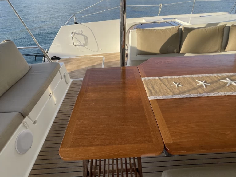 Location Catamaran Fountaine Pajot avec permis
