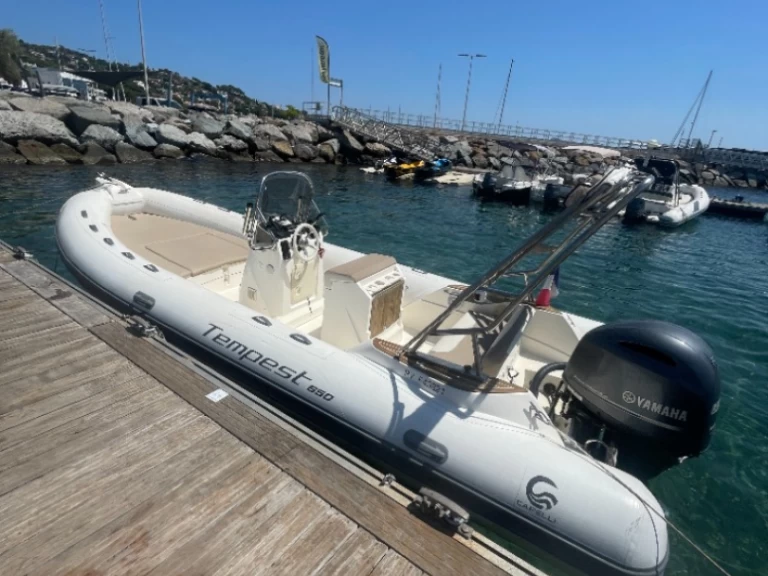 Capelli Tempest 650 a louer à Les Issambres