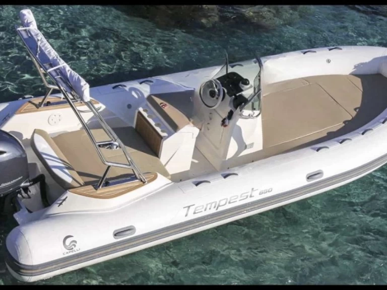 Louez un Capelli Tempest 650 à Les Issambres