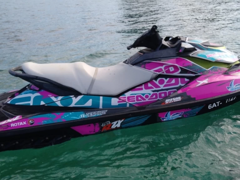 Louez un Bombard Wale prop230 à San Antonio Port