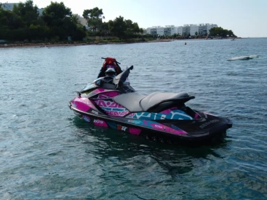 Alquiler Moto de agua en San Antonio Port - Bombard Wale prop230