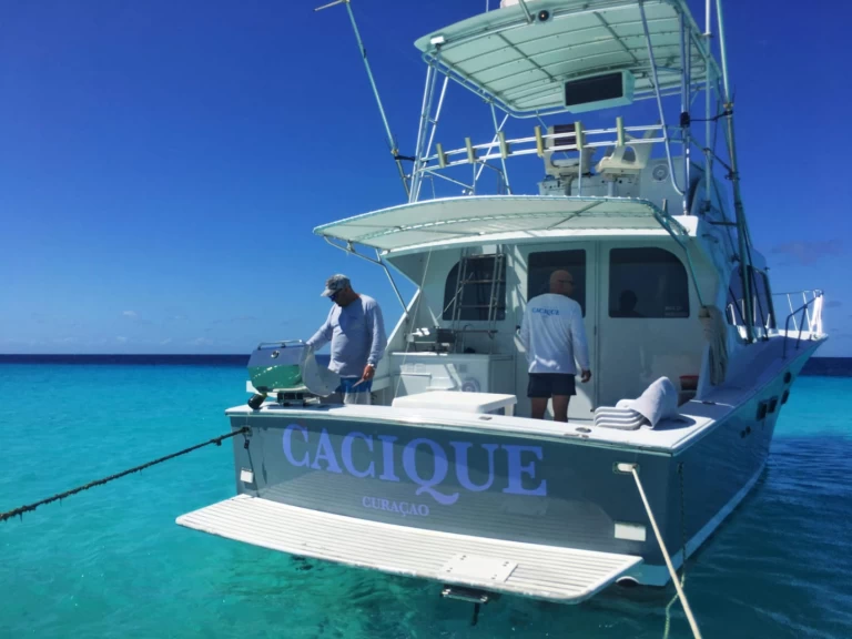 Bateau à moteur à louer à Willemstad au meilleur prix