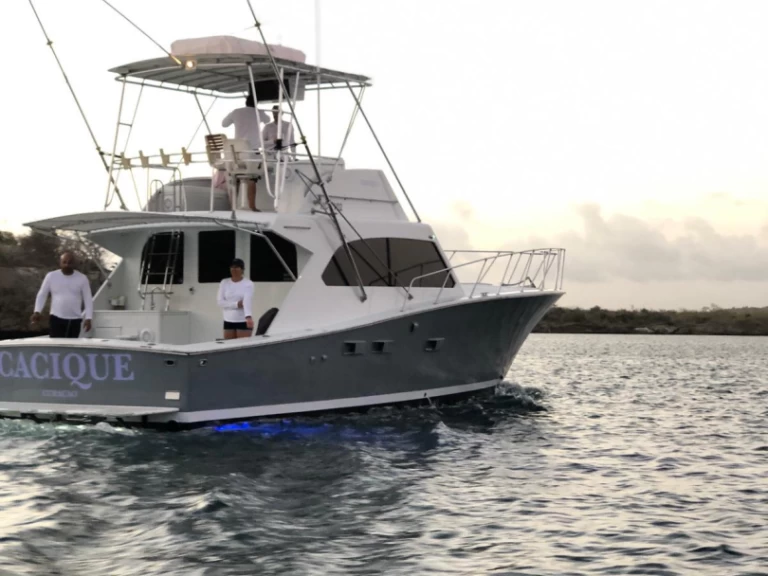 costume 45 a louer à Willemstad