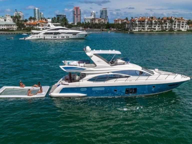 Location bateau Miami Beach pas cher Azimut 60 Fly