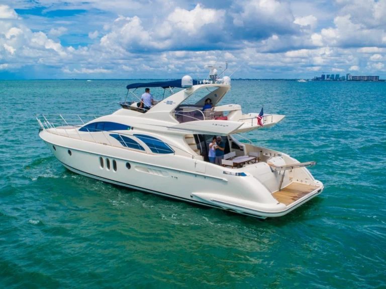 Louez un Azimut Azimut 62 Fly à Miami Beach