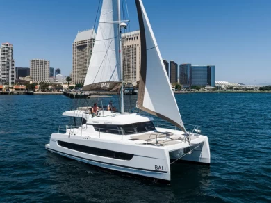 Hire a Bali Bali 4.4 Harbor Island