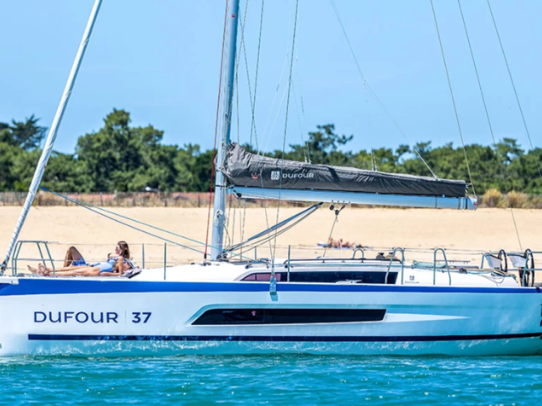 Location bateau 74 DUFOUR 37 à Arzon sur Samboat