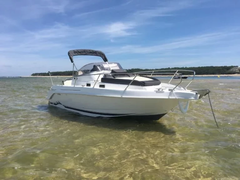 Location bateau Port du Lavandou pas cher Cap Ferret