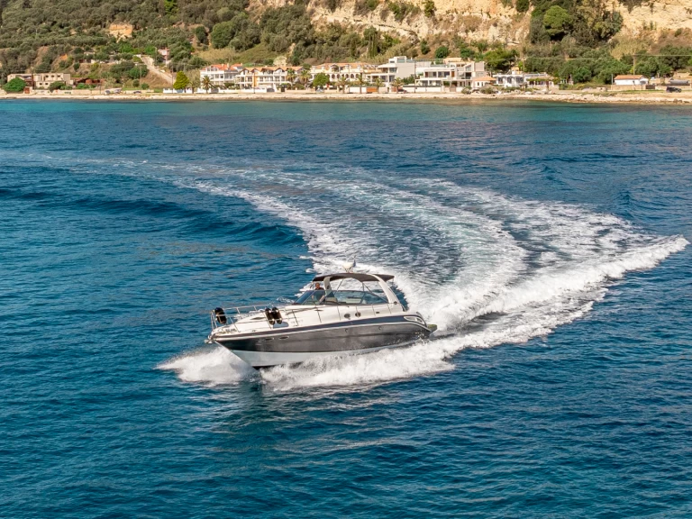 Location à Agios Nikolaos - Sea Ray Sea Ray 410 Sundancer sur SamBoat