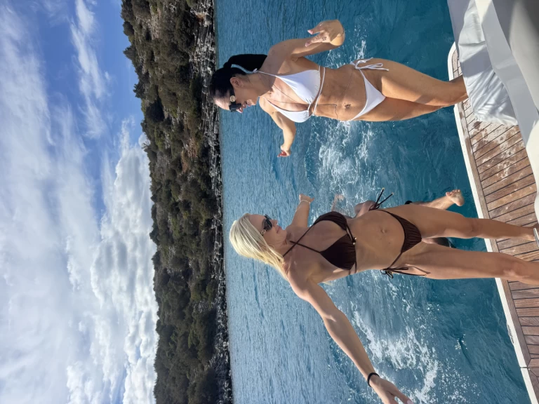 Sea Ray Sea Ray 410 Sundancer a louer à Agios Nikolaos