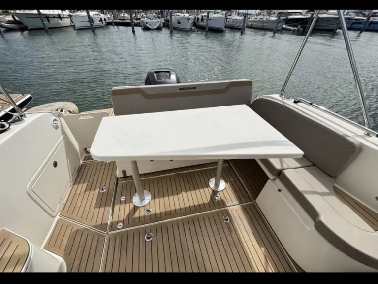 Location à Naples - Quicksilver Activ 755 Weekend sur SamBoat