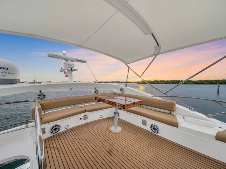 Location bateau Sunseeker 70  à Miami Beach sur Samboat