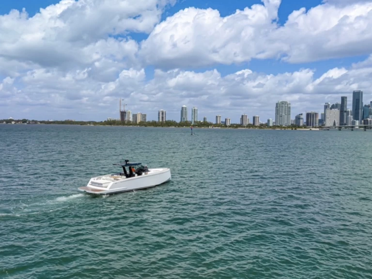 Pardo Yachts Pardo 43 a louer à Miami Beach
