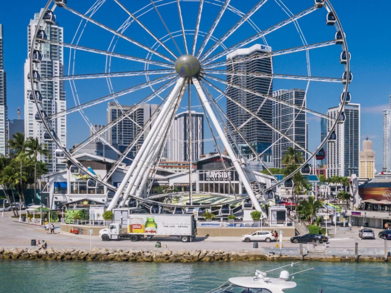 Location bateau Miami pas cher Sea Ray 500 Sundancer