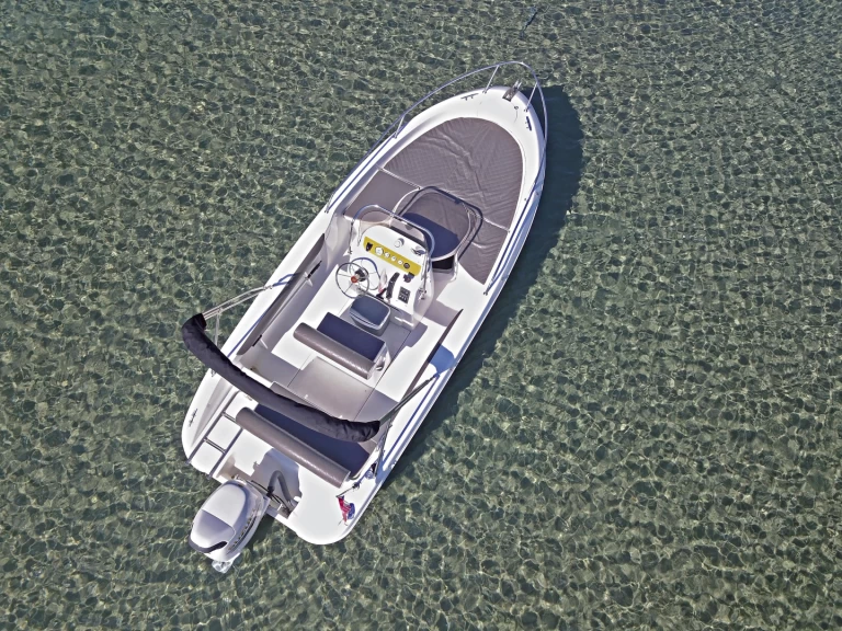 Bateau à moteur à louer à Dubrovnik au meilleur prix