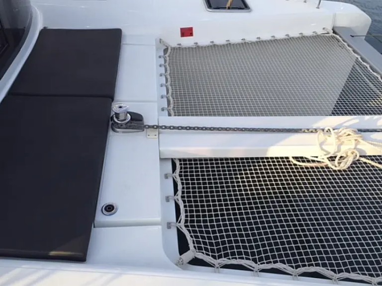 Catamaran à louer à Álimos au meilleur prix