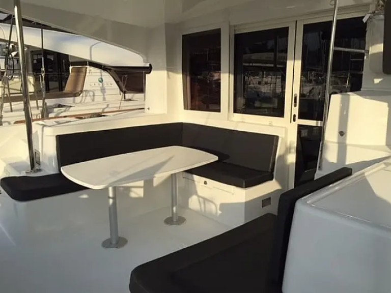 Location bateau Álimos pas cher Lagoon 40