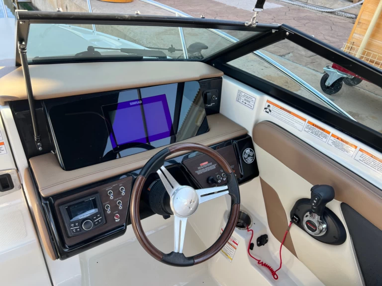 Louer Bateau à moteur avec ou sans skipper Sea Ray à El Toro