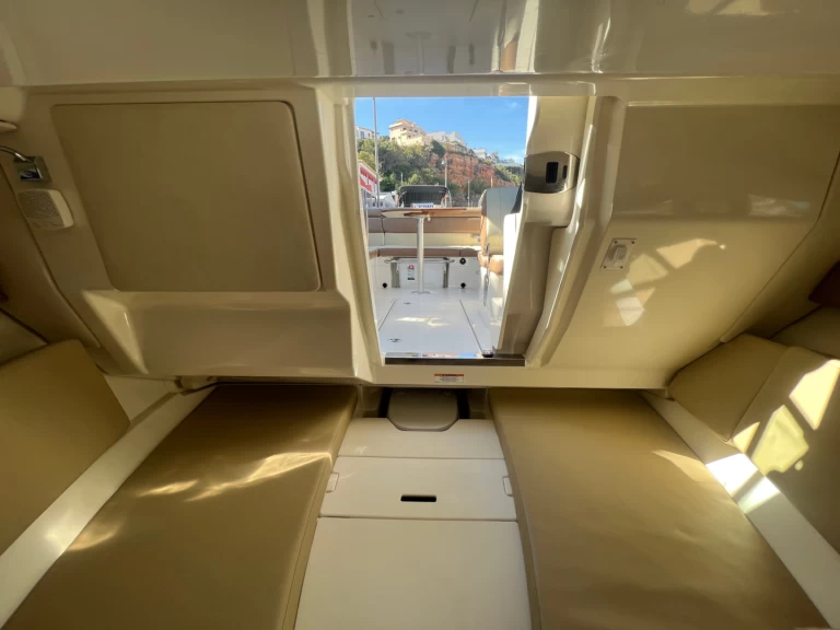 Bateau à moteur à louer à El Toro au meilleur prix