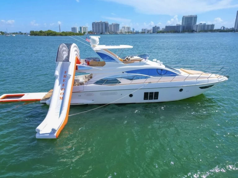 Location Yacht Azimut avec permis