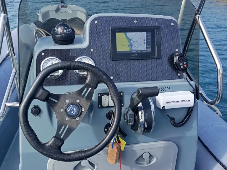 Semi-rigide à louer à L'Île-d'Yeu au meilleur prix