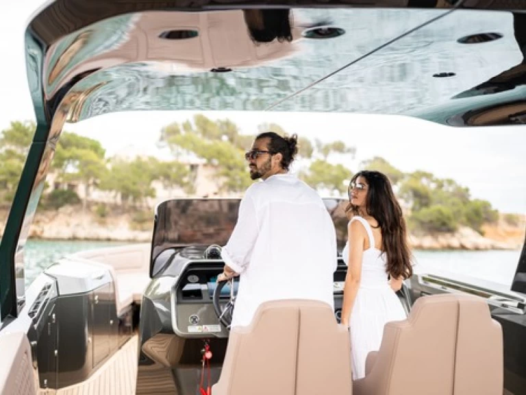 Louer Bateau à moteur avec ou sans skipper Frauscher à Portals Nous