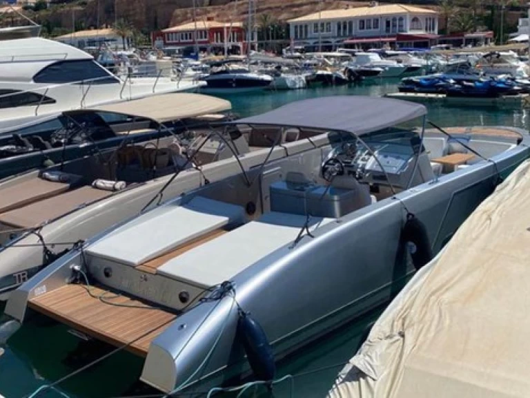 Location Bateau à moteur Frauscher avec permis