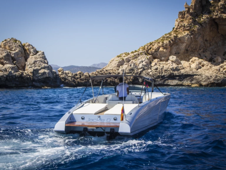 Bateau à moteur à louer à El Toro au meilleur prix